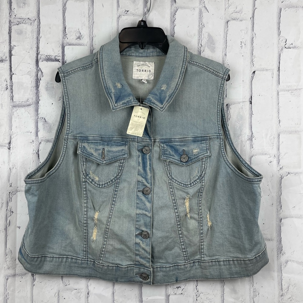 NWT! Torrid light wash denim jean vest
